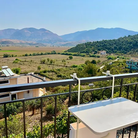 Holiday home Tsaousi